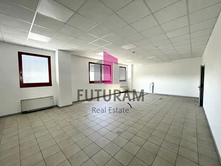 Immagine 11 di Capannone industriale in affitto  in VIA ROMA 1 a Mira