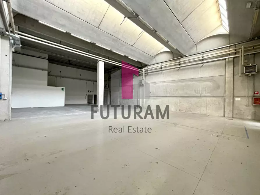 Immagine 25 di Capannone industriale in affitto  in VIA ROMA 1 a Mira