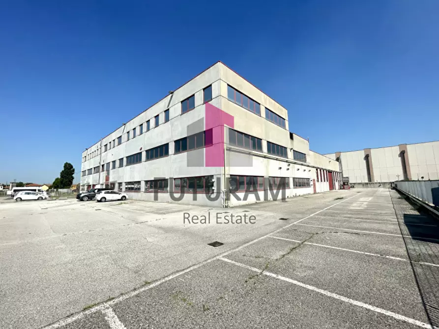 Immagine 38 di Capannone industriale in affitto  in VIA ROMA 1 a Mira