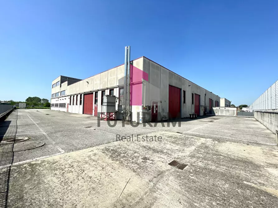 Immagine 42 di Capannone industriale in affitto  in VIA ROMA 1 a Mira