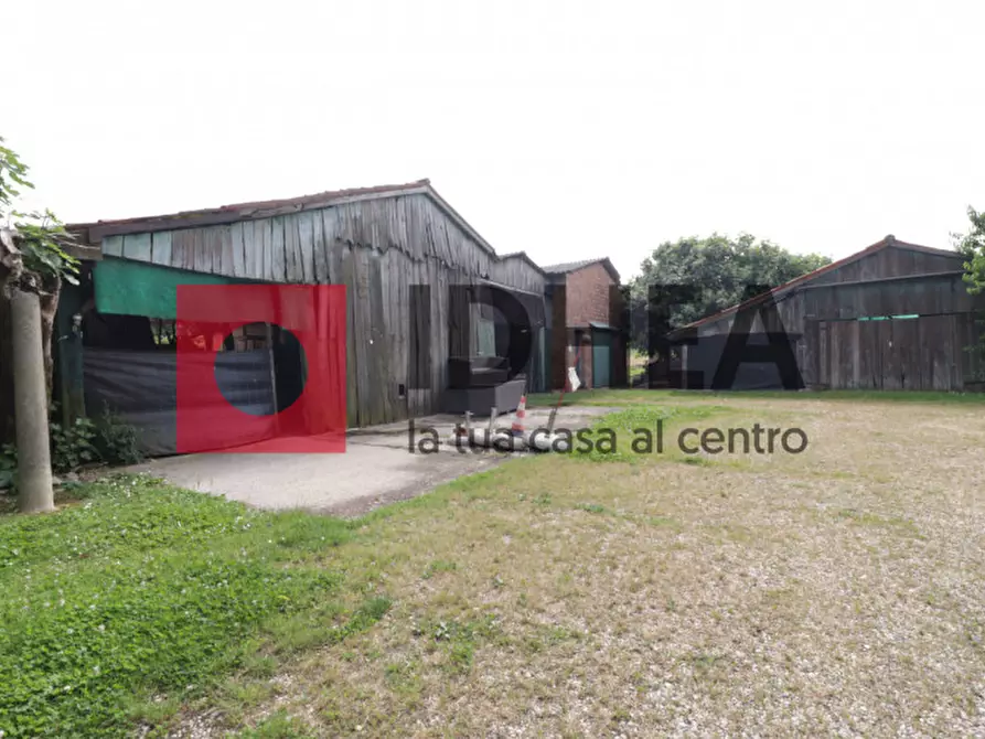 Immagine 11 di Rustico / casale in vendita  in Via Malombra a Mogliano Veneto
