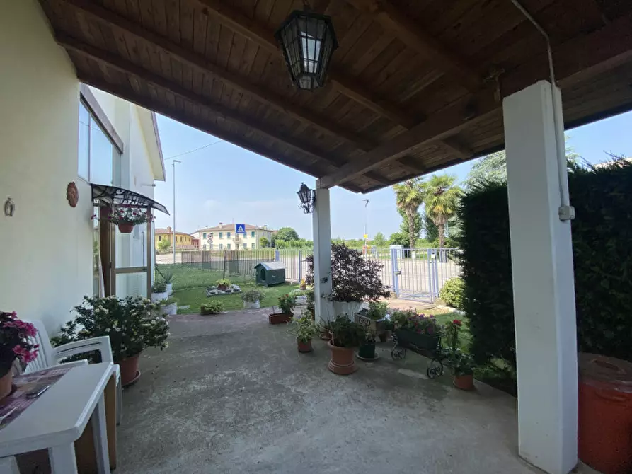 Immagine 3 di Casa bifamiliare in vendita  in Via Candiana a Bovolenta