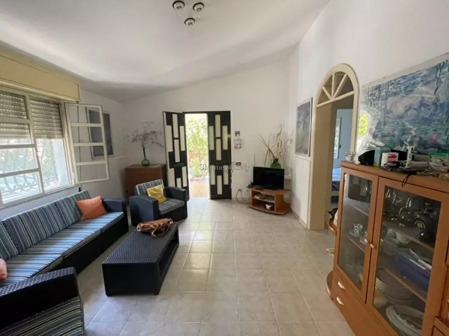 Immagine 15 di Casa indipendente in vendita  a Pachino