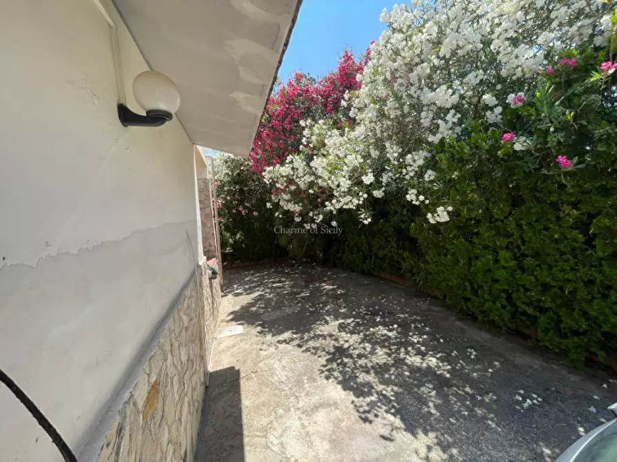 Immagine 38 di Casa indipendente in vendita  in Viale Aloha a Pachino