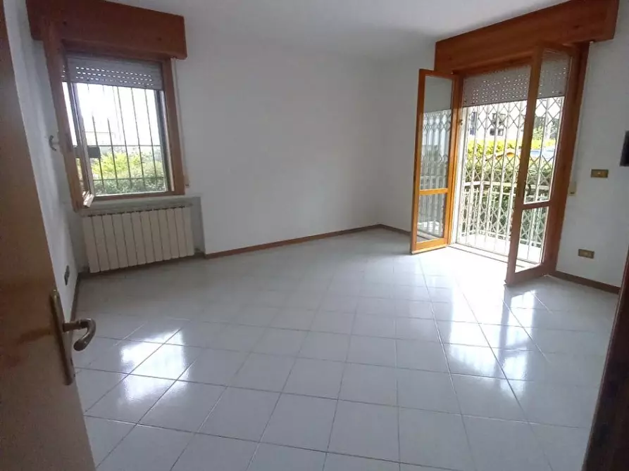 Immagine 8 di Appartamento in vendita  in viale Carbonia a Riccione