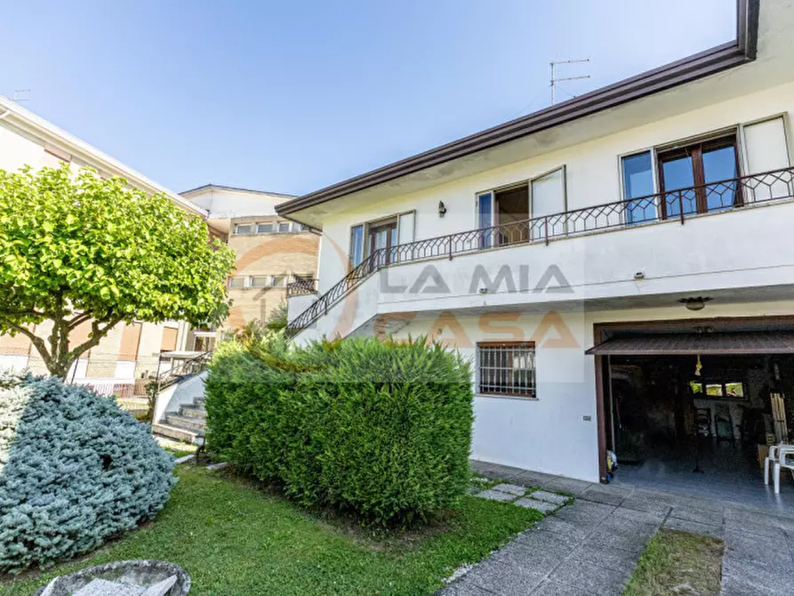 Immagine 2 di Casa bifamiliare in vendita  in Via Tre Garofani - Padova a Padova