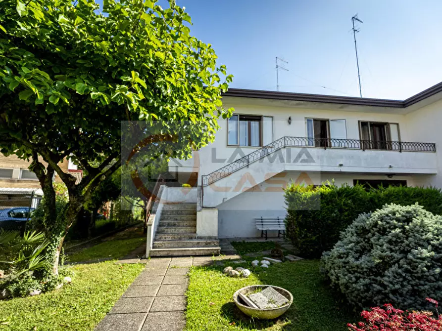 Immagine 3 di Casa bifamiliare in vendita  in Via Tre Garofani - Padova a Padova