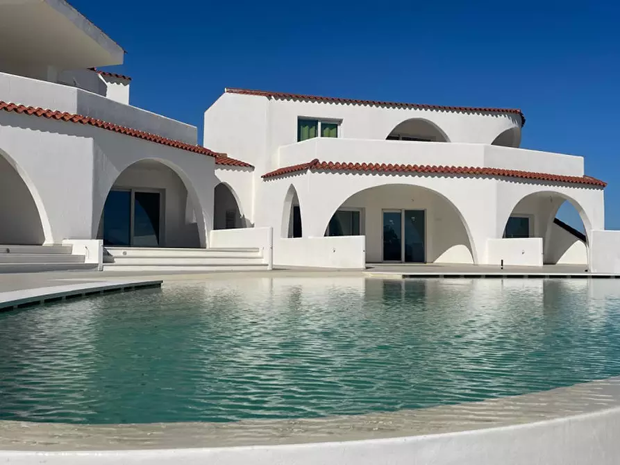 Immagine 8 di Appartamento in vendita  in via del Giglio 1 a Olbia