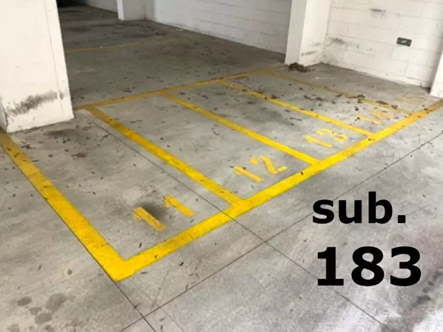 Immagine 1 di Posto auto in vendita  in Via Pietro Lianori, 40128 Bologna BO, Italia a Bologna