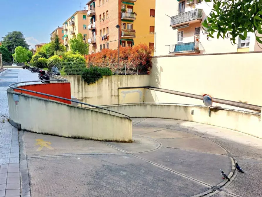 Immagine 4 di Posto auto in vendita  in Via Pietro Lianori, 40128 Bologna BO, Italia a Bologna