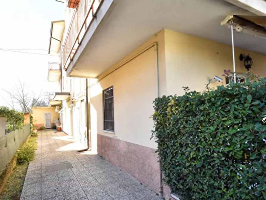 Immagine 3 di Appartamento in vendita  in VIA PIAVE 23 a Bussolengo