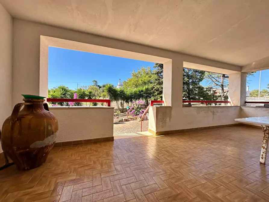Immagine 14 di Villa in vendita  in strada delfini a Martina Franca