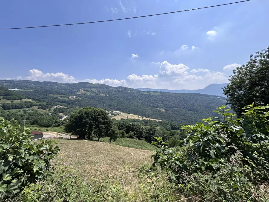 Immagine 2 di Terreno in vendita  a Caprino Veronese