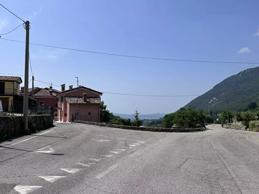 Immagine 10 di Terreno in vendita  a Caprino Veronese