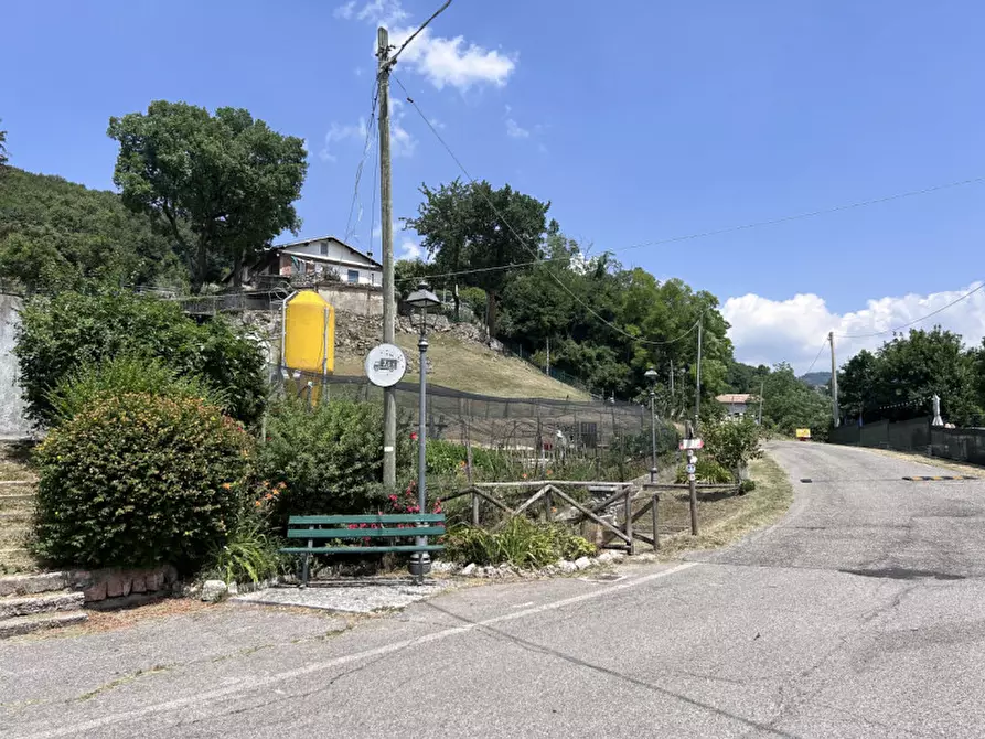 Immagine 11 di Terreno in vendita  a Caprino Veronese