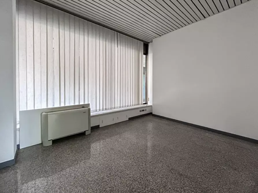Immagine 10 di Ufficio in vendita  in Via Piazzale Vittorio Veneto a Bussolengo