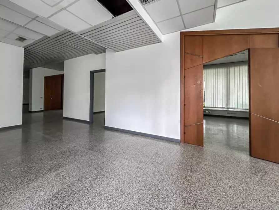 Immagine 17 di Ufficio in vendita  in Via Piazzale Vittorio Veneto a Bussolengo