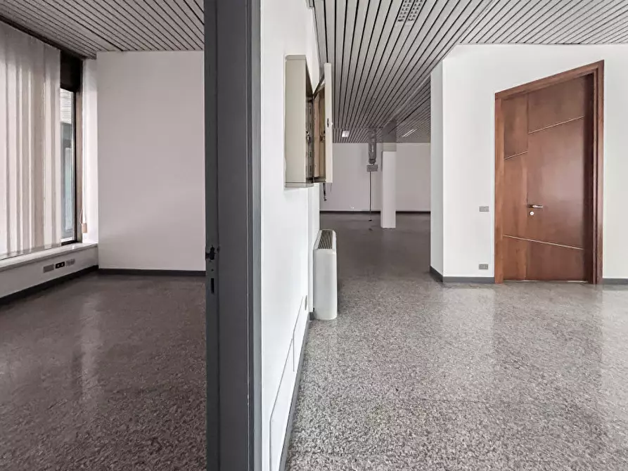 Immagine 20 di Ufficio in vendita  in Via Piazzale Vittorio Veneto a Bussolengo