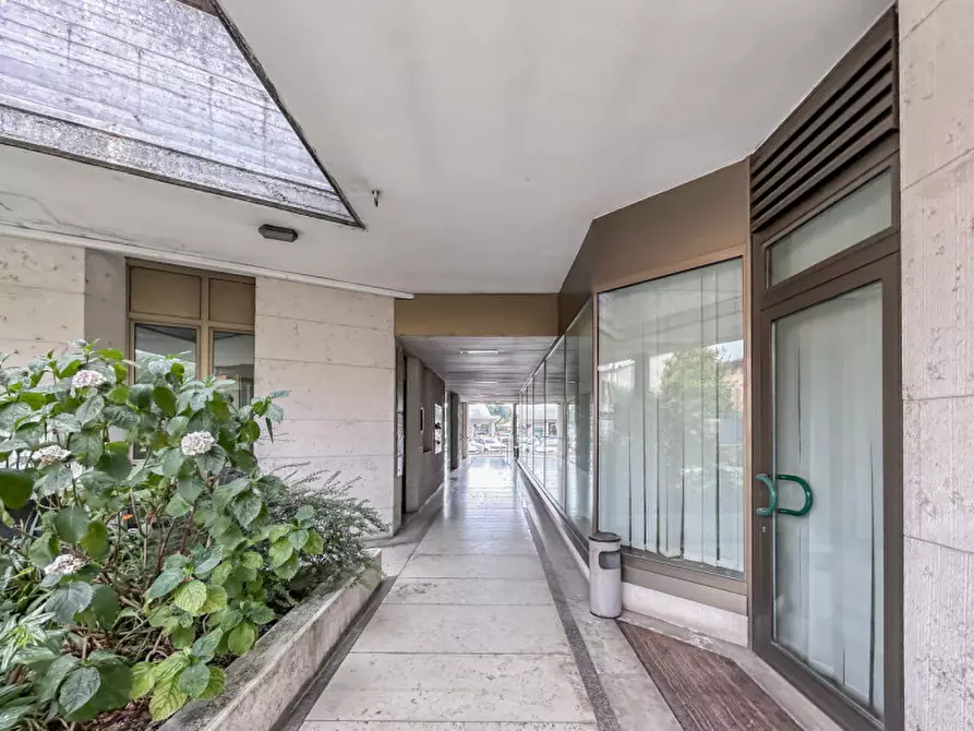 Immagine 27 di Ufficio in vendita  in Via Piazzale Vittorio Veneto a Bussolengo