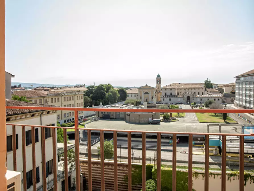 Immagine 21 di Appartamento in vendita  in Piazza Cittadella a Verona