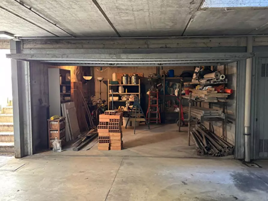 Immagine 3 di Garage in vendita  in Via Galileo Galilei a Biassono
