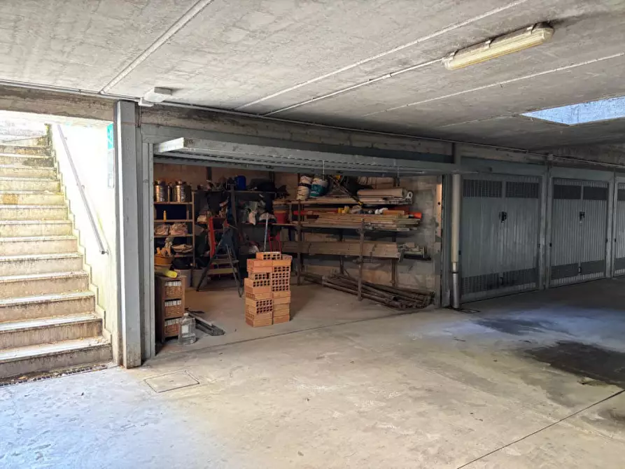 Immagine 4 di Garage in vendita  in Via Galileo Galilei a Biassono