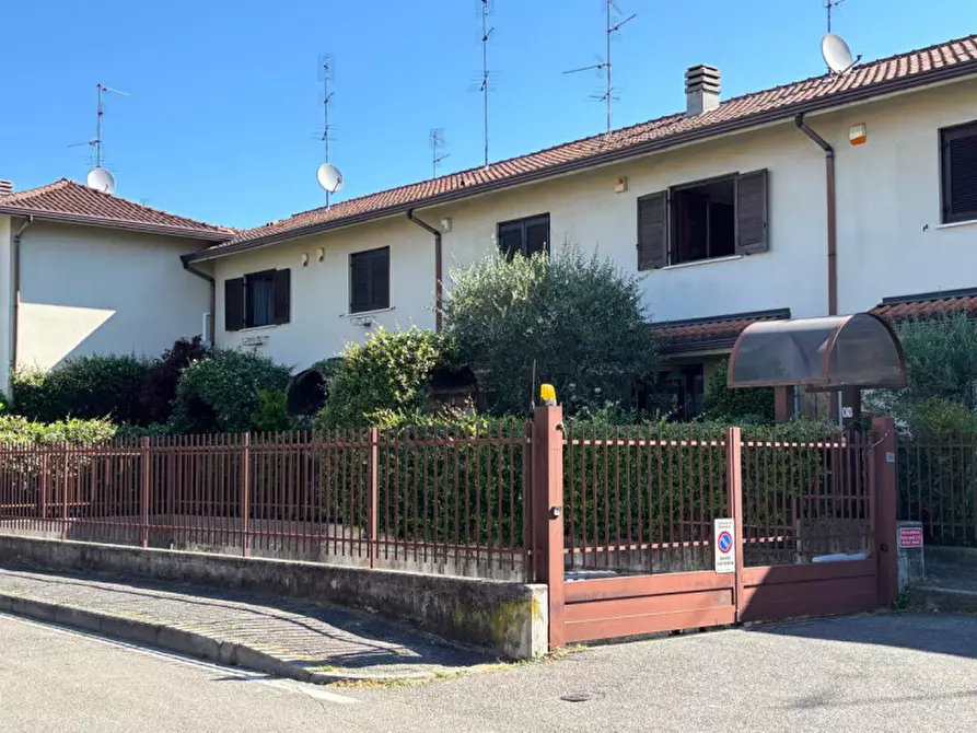 Immagine 8 di Garage in vendita  in Via Galileo Galilei a Biassono