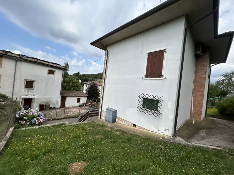 Immagine 14 di Villa in vendita  in Via Ponte a Bosco Chiesanuova