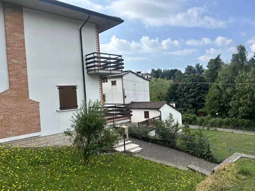 Immagine 22 di Villa in vendita  in Via Ponte a Bosco Chiesanuova