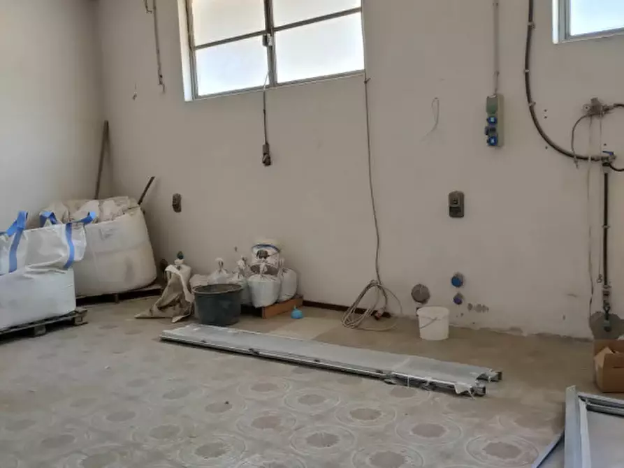 Immagine 7 di Attività commerciale in vendita  in Via Martiri di Belfiore a Rovigo