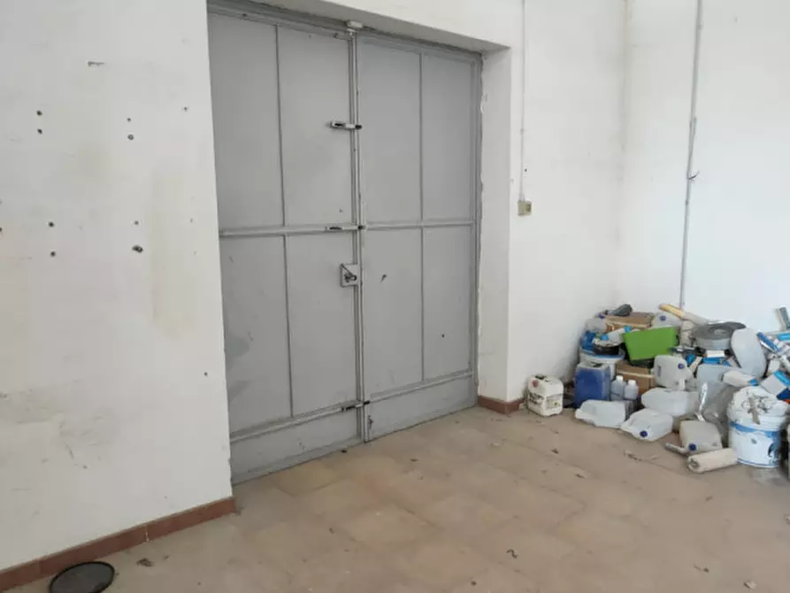 Immagine 10 di Attività commerciale in vendita  in Via Martiri di Belfiore a Rovigo