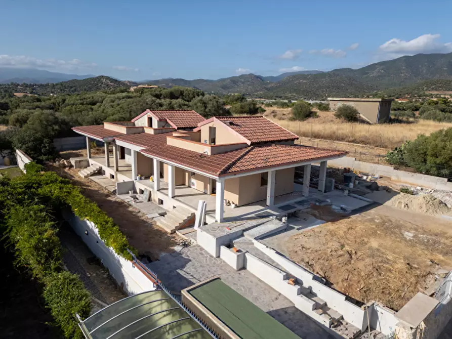 Immagine 1 di Casa bifamiliare in vendita  in VIA DEI GINEPRI a Quartu Sant'elena