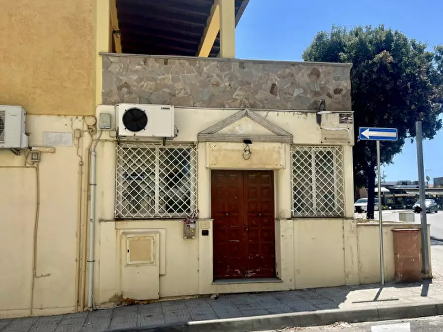 Immagine 1 di Attività commerciale in vendita  in VIA ROMA a Olbia
