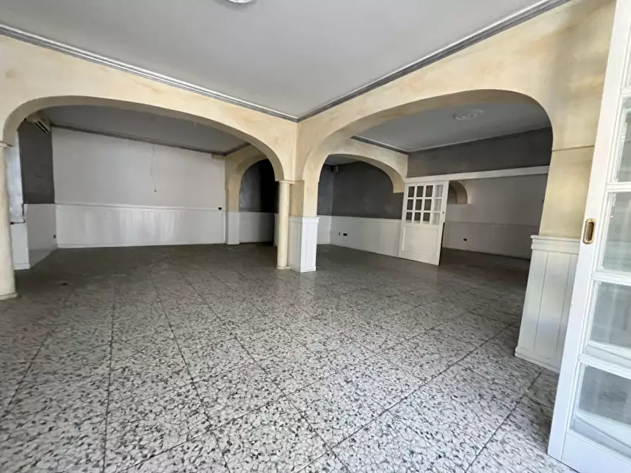 Immagine 7 di Attività commerciale in vendita  in VIA ROMA a Olbia