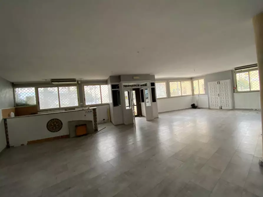 Immagine 9 di Attività commerciale in vendita  in VIA ROMA a Olbia