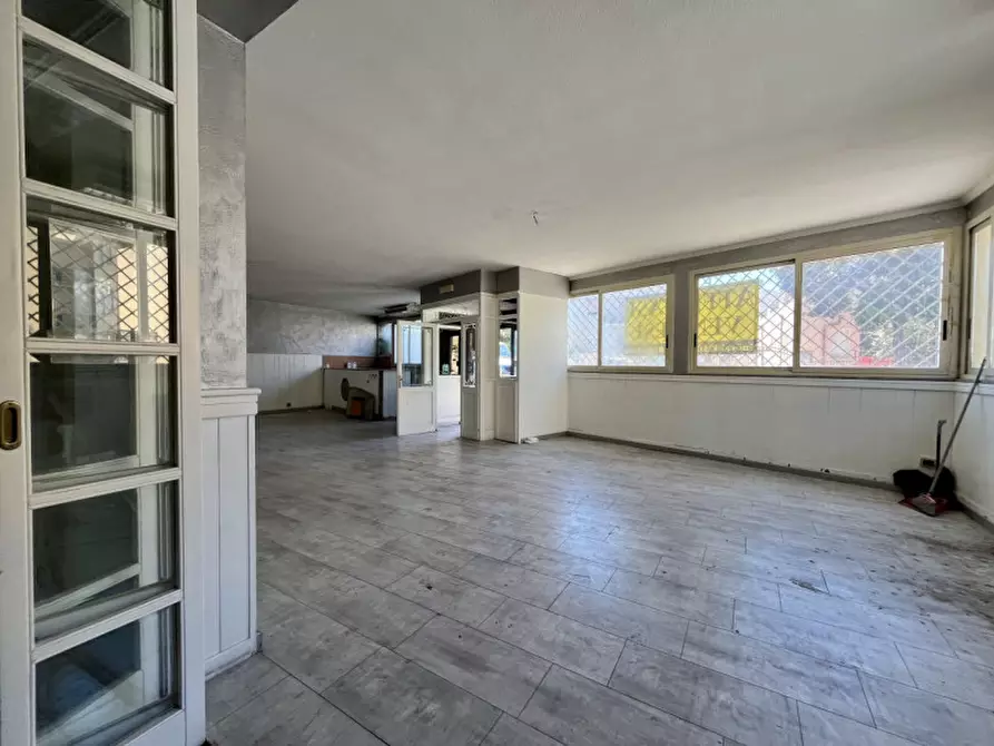 Immagine 18 di Attività commerciale in vendita  in VIA ROMA a Olbia