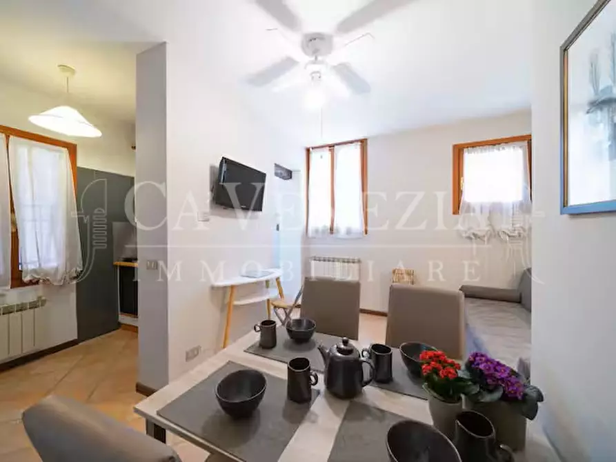 Immagine 2 di Appartamento in vendita  a Venezia