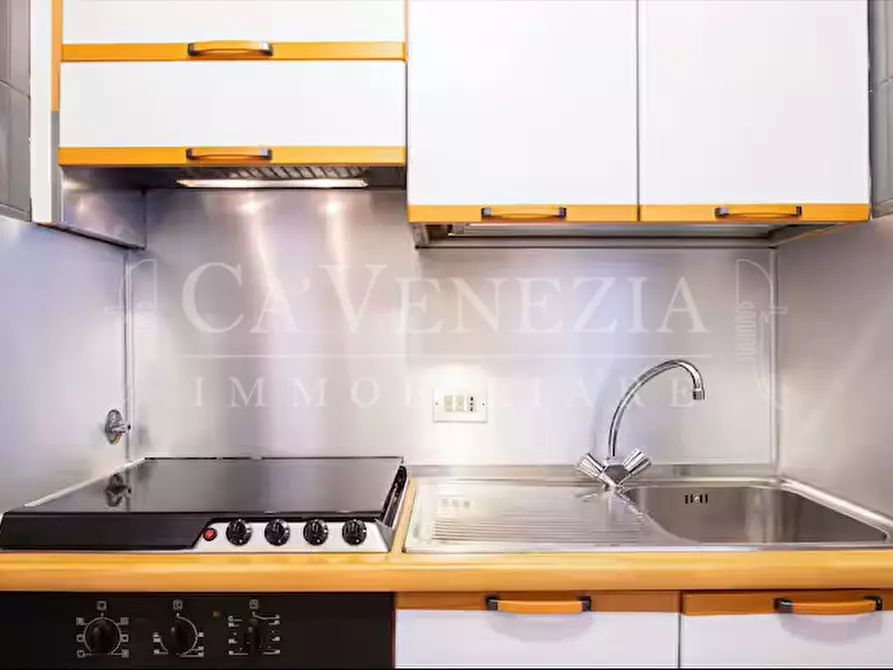 Immagine 6 di Appartamento in vendita  a Venezia