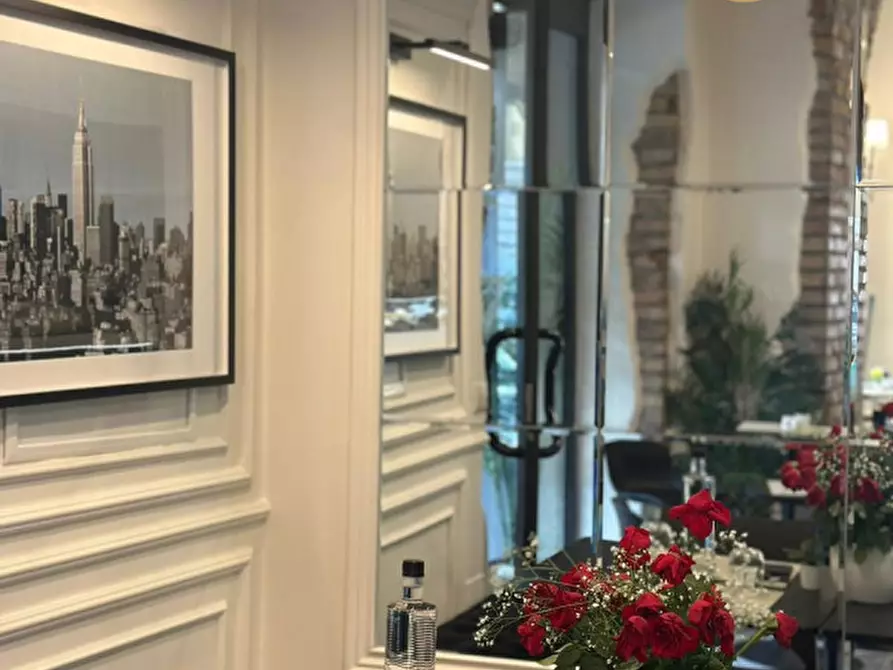 Immagine 11 di Negozio in vendita  in Viale Delle Milizie 88 a Roma