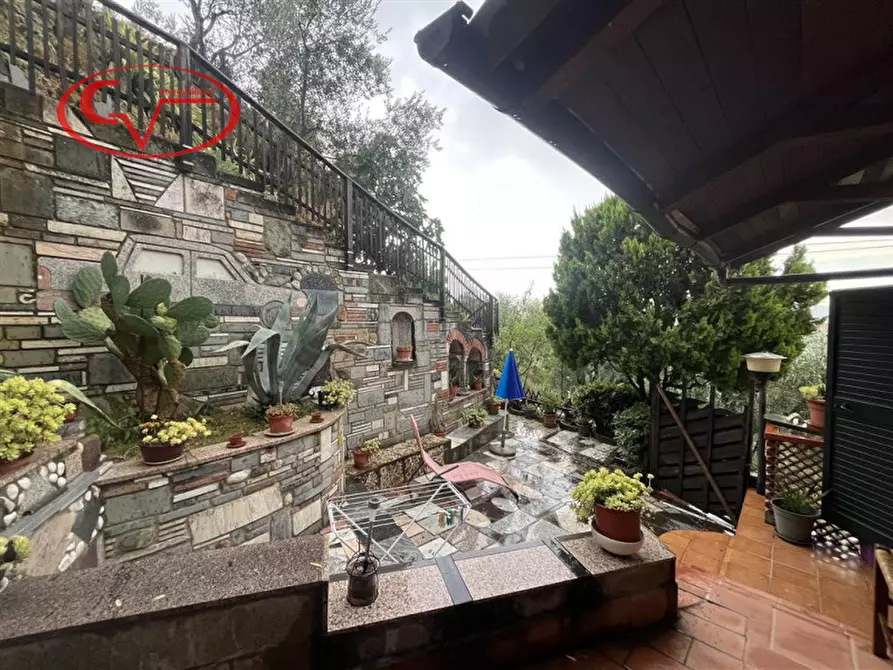 Immagine 4 di Casa bifamiliare in vendita  in Strada Comunale delle Cave a Terranuova Bracciolini