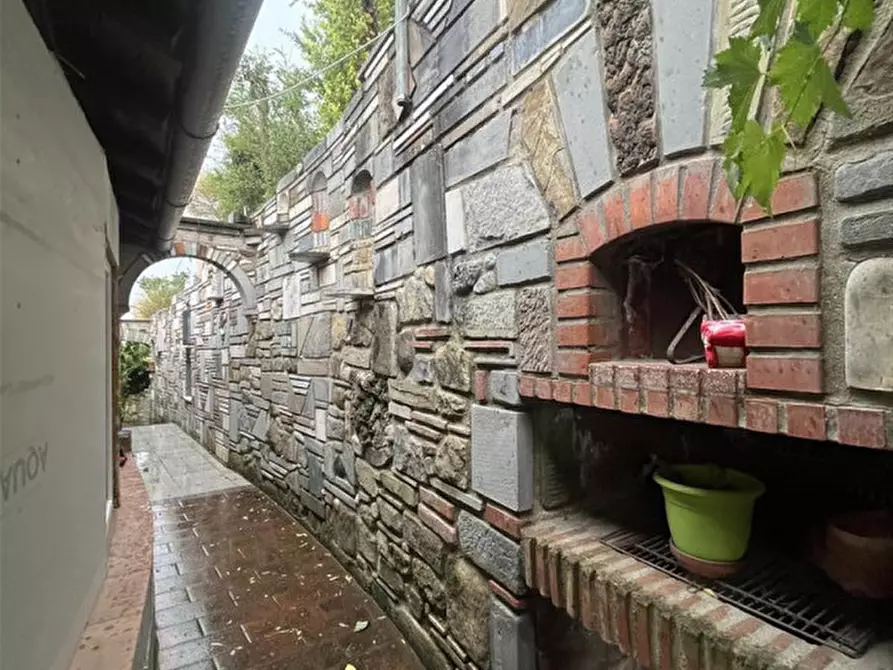 Immagine 5 di Casa bifamiliare in vendita  in Strada Comunale delle Cave a Terranuova Bracciolini