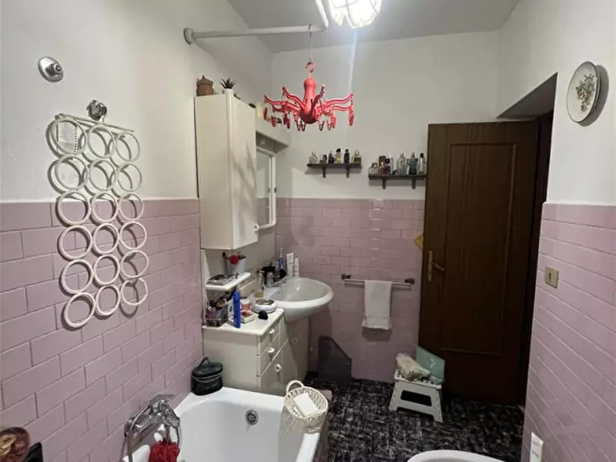 Immagine 17 di Casa bifamiliare in vendita  in Strada Comunale delle Cave a Terranuova Bracciolini