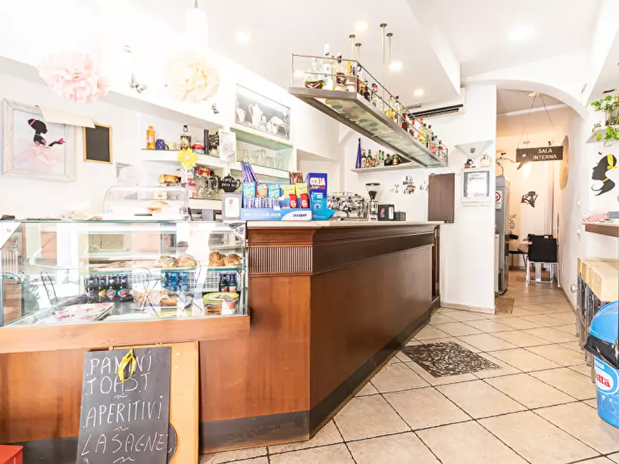 Immagine 2 di Negozio in vendita  in via Libertà a Medicina