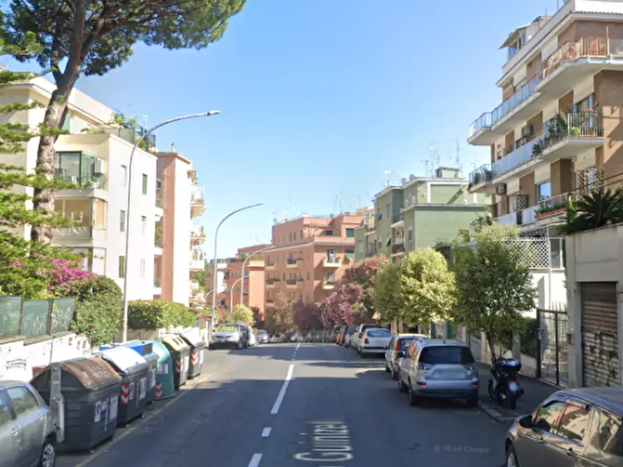 Immagine 8 di Appartamento in vendita  in Via Guido Guinizelli a Roma