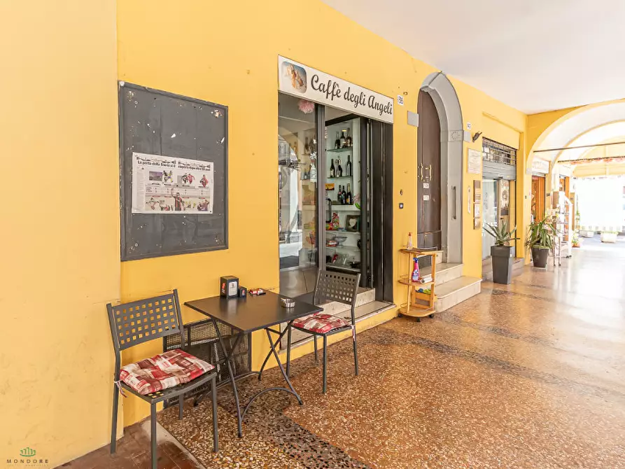 Immagine 2 di Negozio in vendita  in via Libertà a Medicina