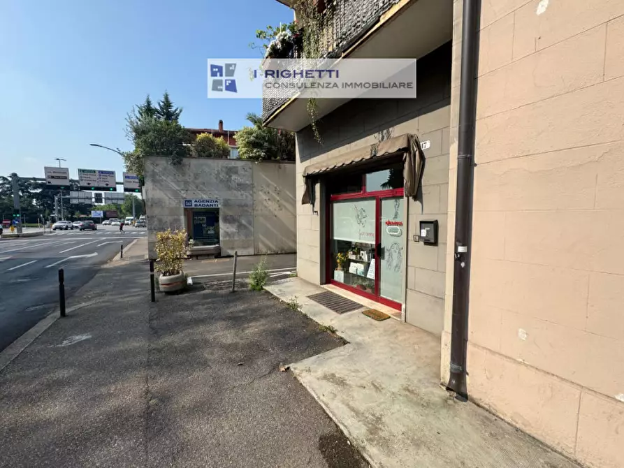 Immagine 2 di Negozio in vendita  in Viale Cristoforo Colombo a Verona