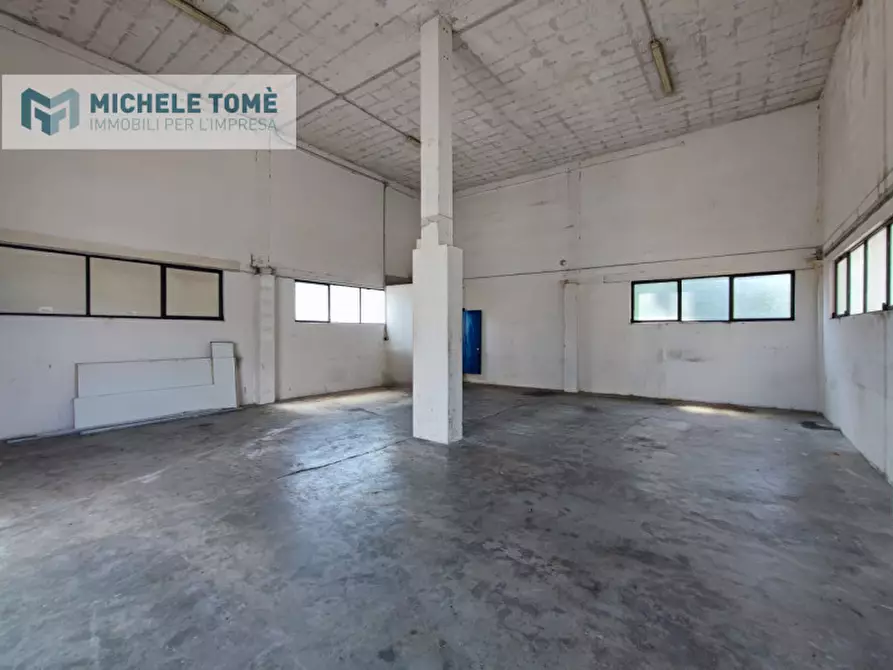 Immagine 6 di Capannone industriale in affitto  in Via Scalette a Caprino Veronese
