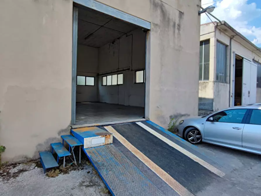 Immagine 4 di Magazzino in affitto  in Via Scalette a Caprino Veronese