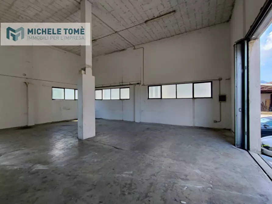 Immagine 5 di Magazzino in affitto  in Via Scalette a Caprino Veronese