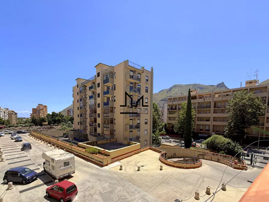 Immagine 12 di Appartamento in vendita  a Palermo